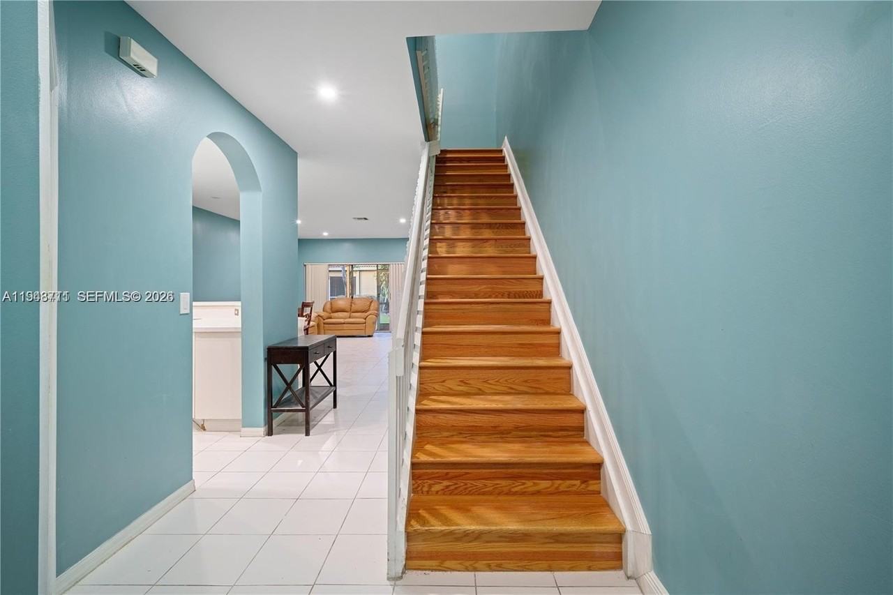 12111 Sw 5th Ct - Photo 4 of 22