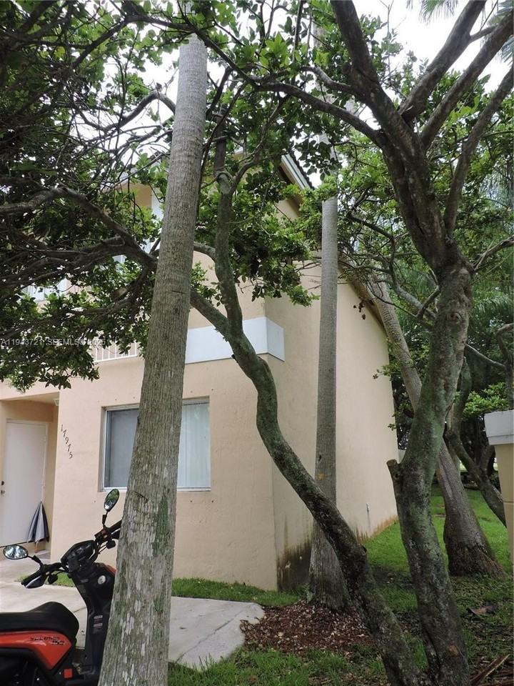 17975 Sw 140th Ct #17975 - Photo 2 of 27