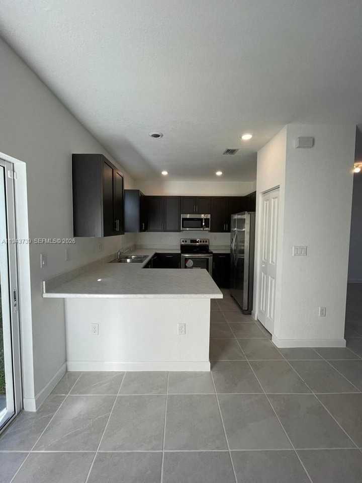2634 Se 11th Ct #2634 - Photo 6 of 20