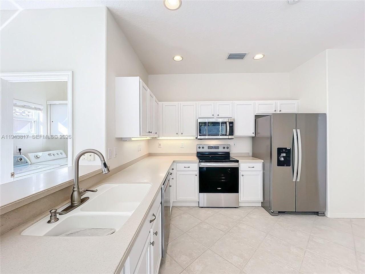 4874 Sabal Lake Cir - Photo 5 of 50