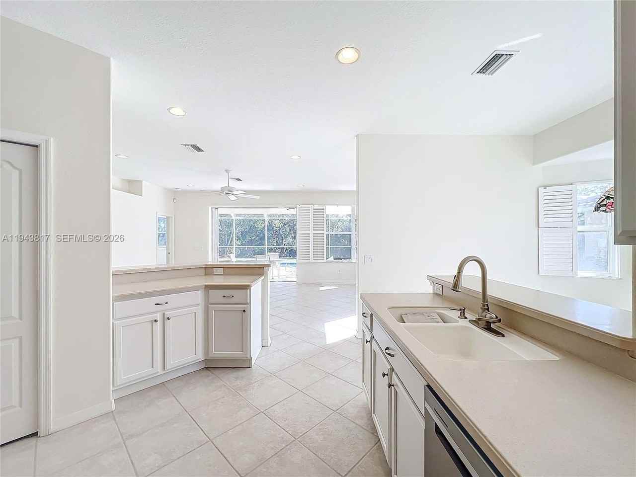 4874 Sabal Lake Cir - Photo 7 of 50