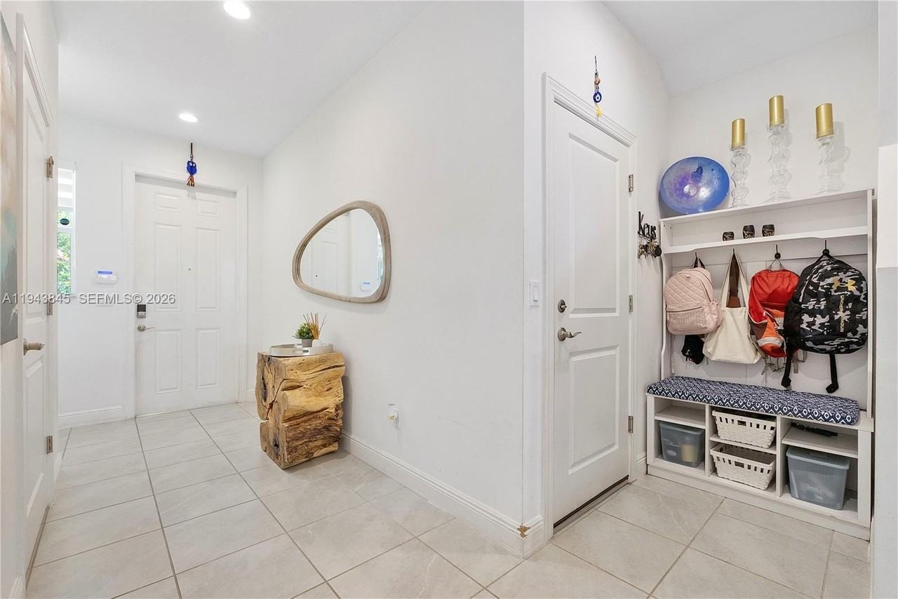 1827 Sandpiper Pointe Pl - Photo 6 of 48