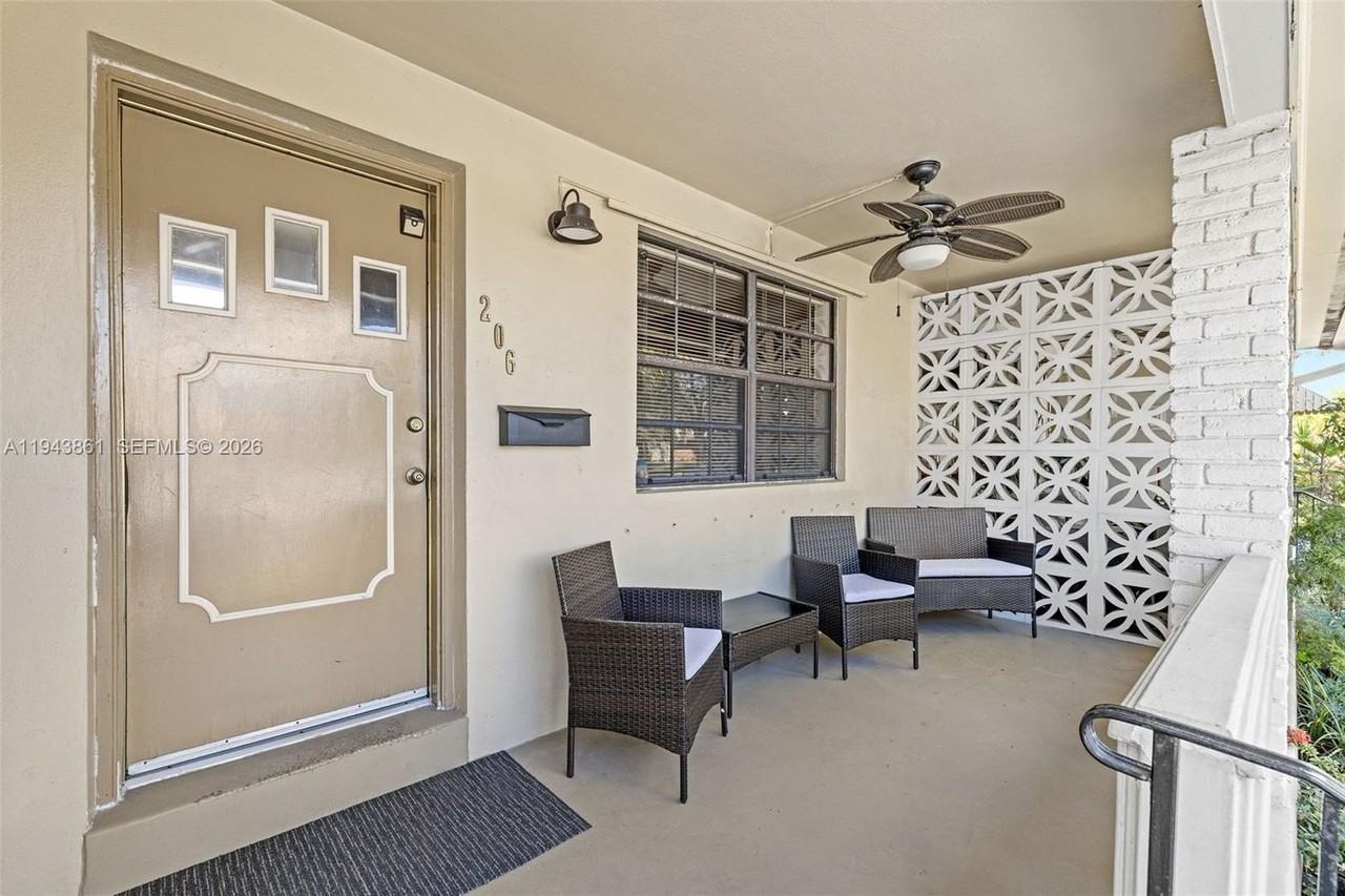 206 Se 5th St - Photo 4 of 26