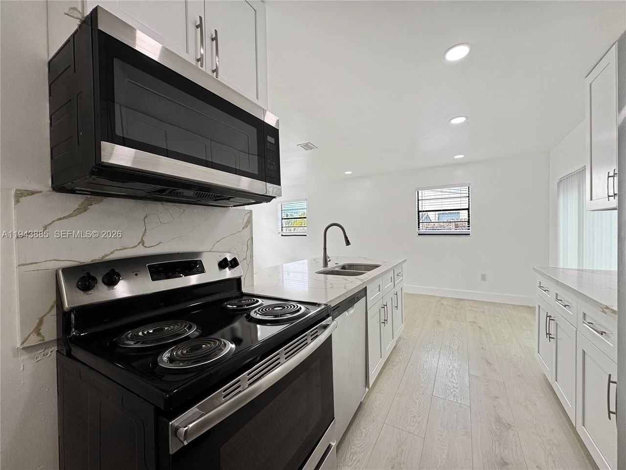 631 N 68th Ter - Photo 5 of 16