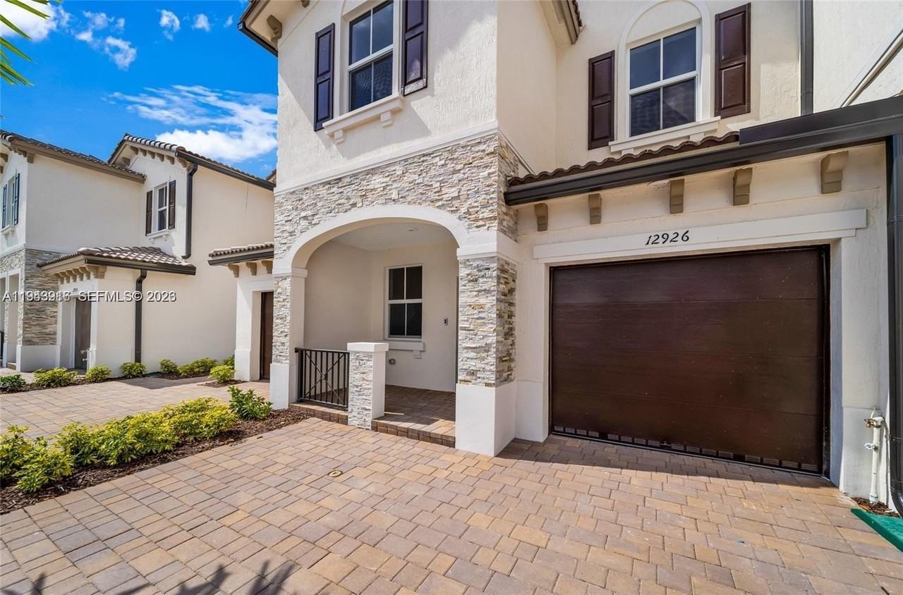 12926 Nw 23rd Pl #12926 - Photo 2 of 23