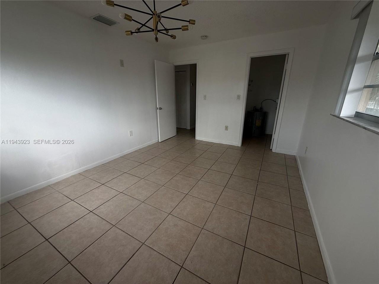 460 Eldron Dr #6 - Photo 7 of 15