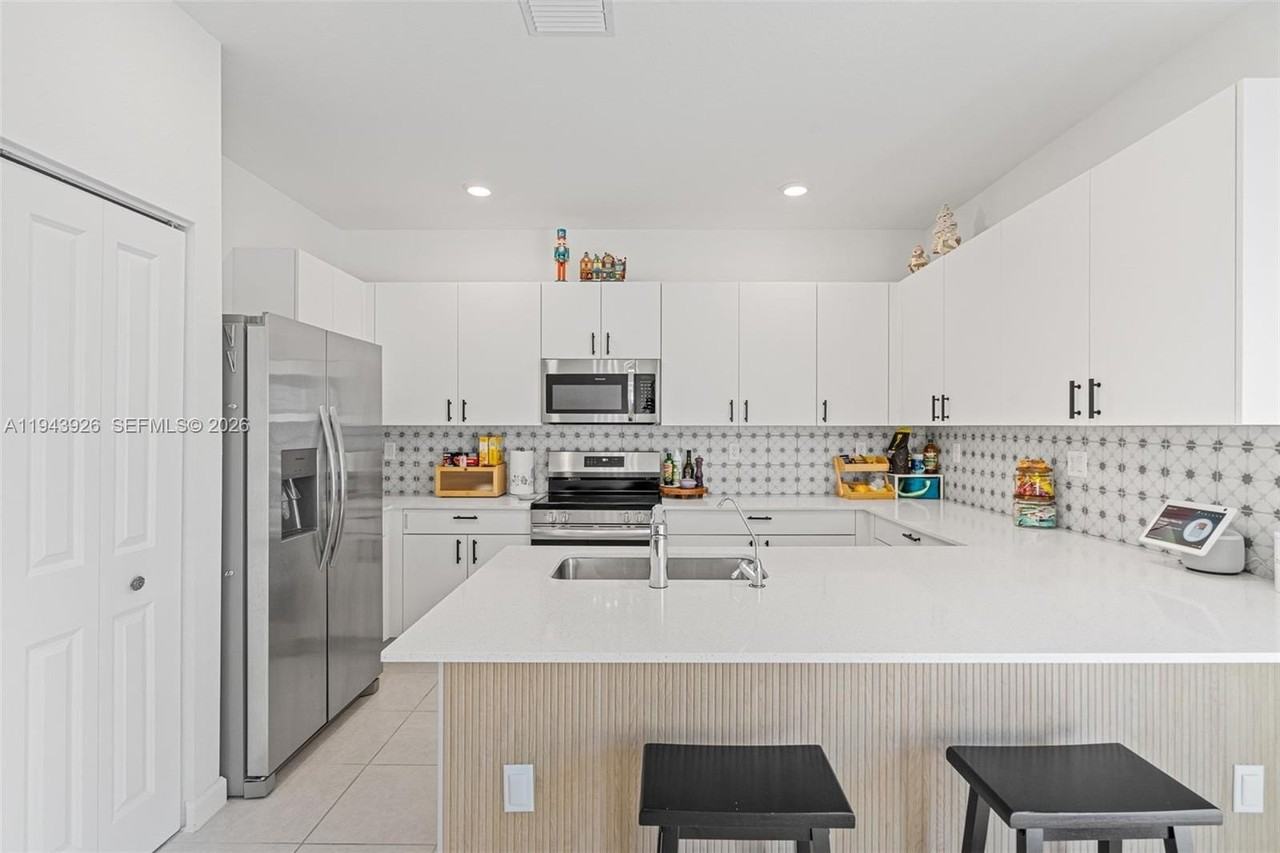 16276 Sw 291st St #16276 - Photo 2 of 21