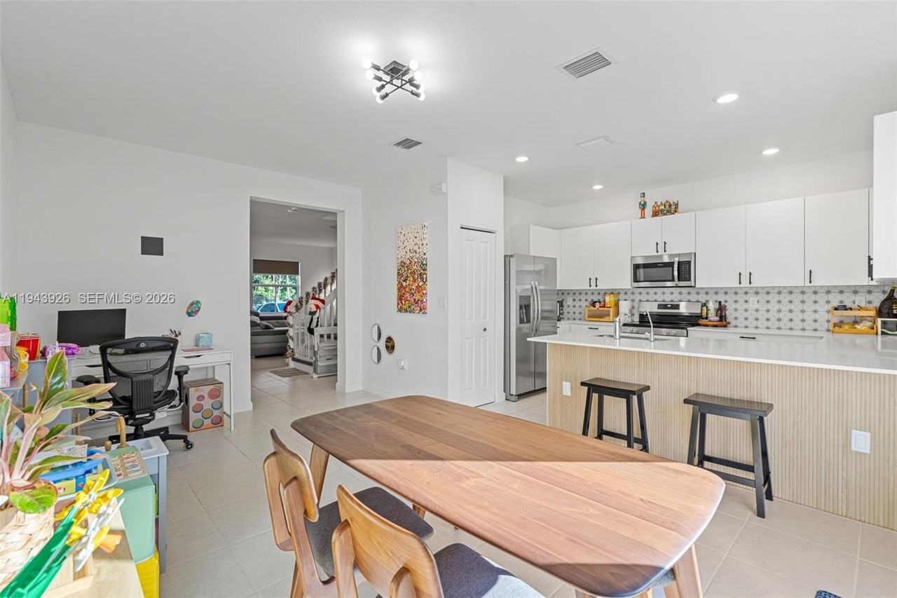 16276 Sw 291st St #16276 - Photo 3 of 21