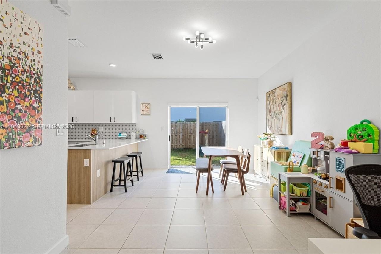 16276 Sw 291st St #16276 - Photo 4 of 21