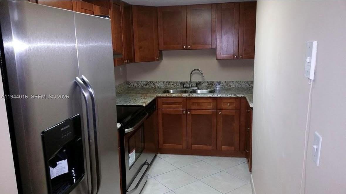 1975 Normandy Dr #206 - Photo 2 of 6