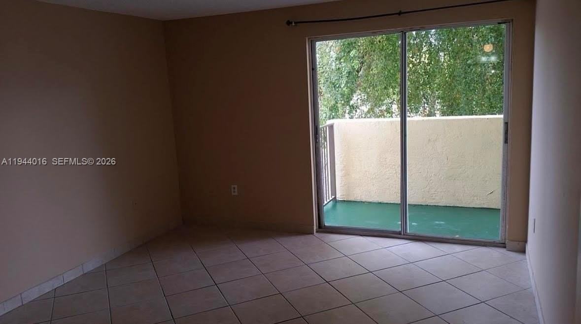 1975 Normandy Dr #206 - Photo 4 of 6