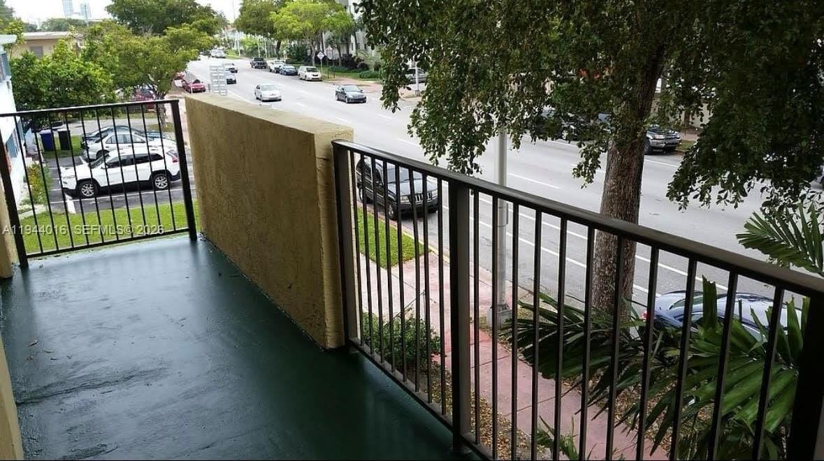 1975 Normandy Dr #206 - Photo 5 of 6