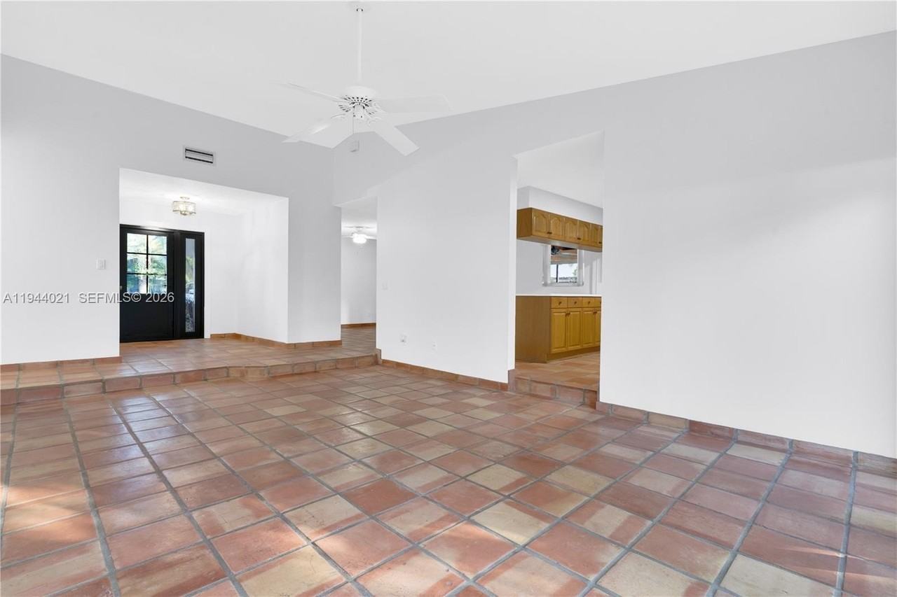 10514 Sw 127th Ct #10514 - Photo 5 of 36