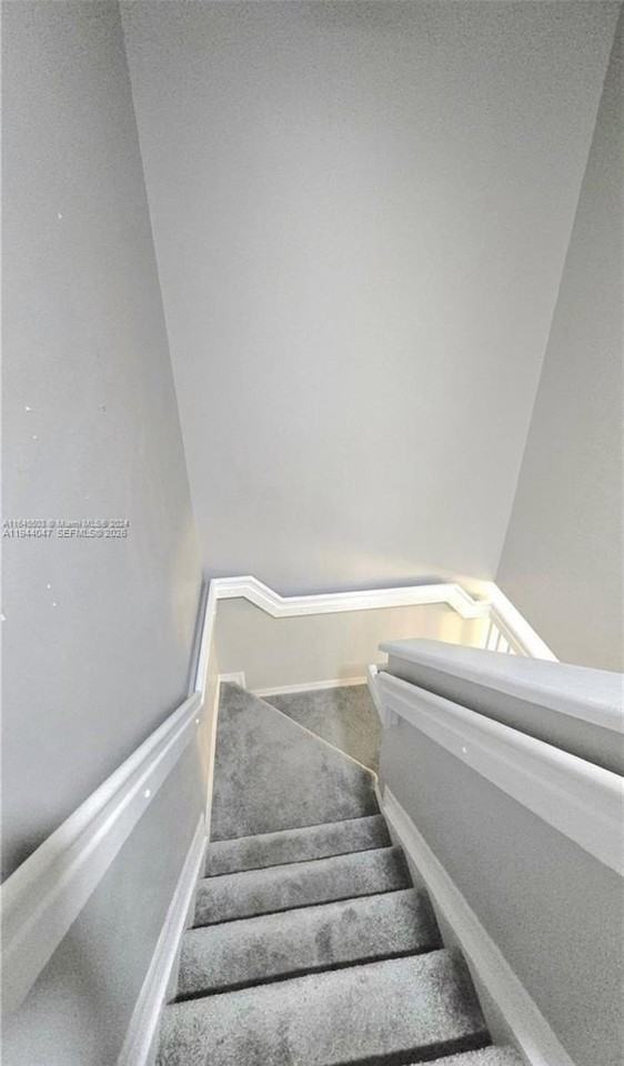 2924 Se 15th Ave - Photo 6 of 12