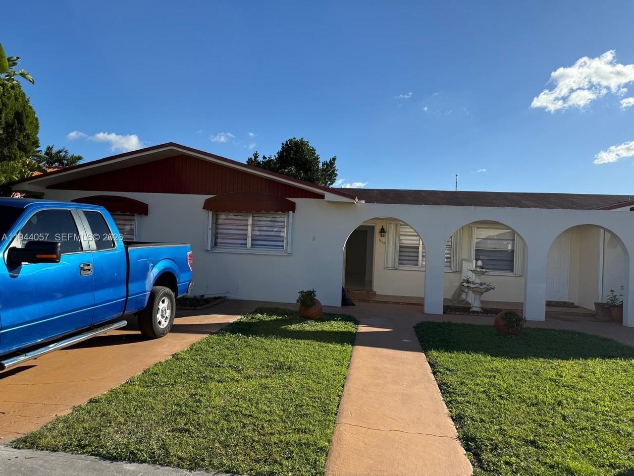 1280 W 38th St #1280 - Photo 3 of 37