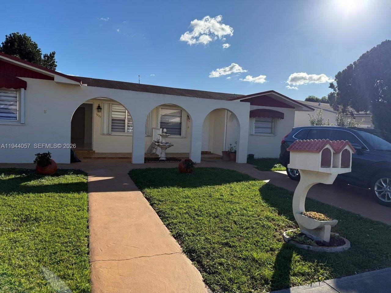 1280 W 38th St #1280 - Photo 4 of 37