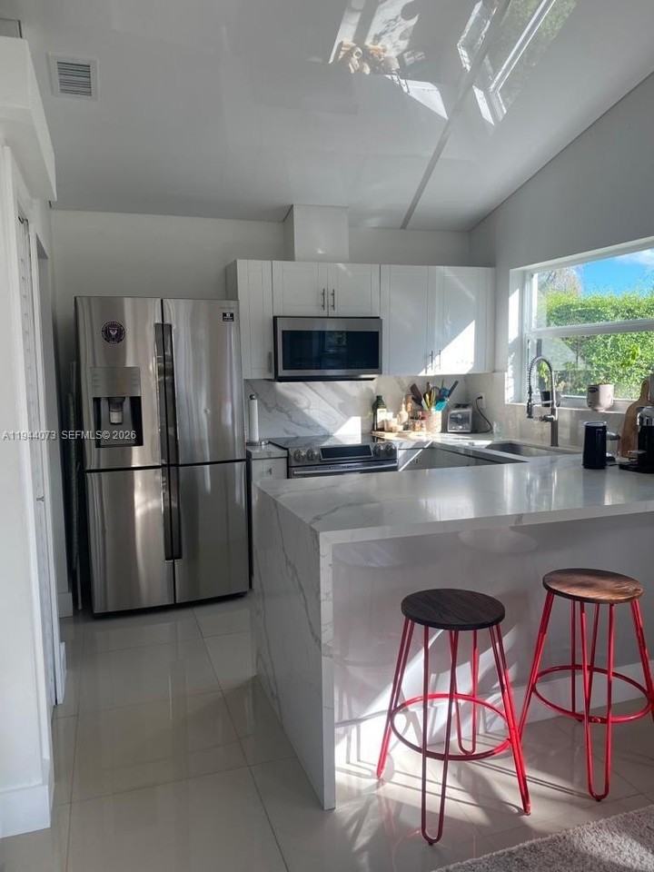 5261 Sw 154th Pl - Photo 4 of 18