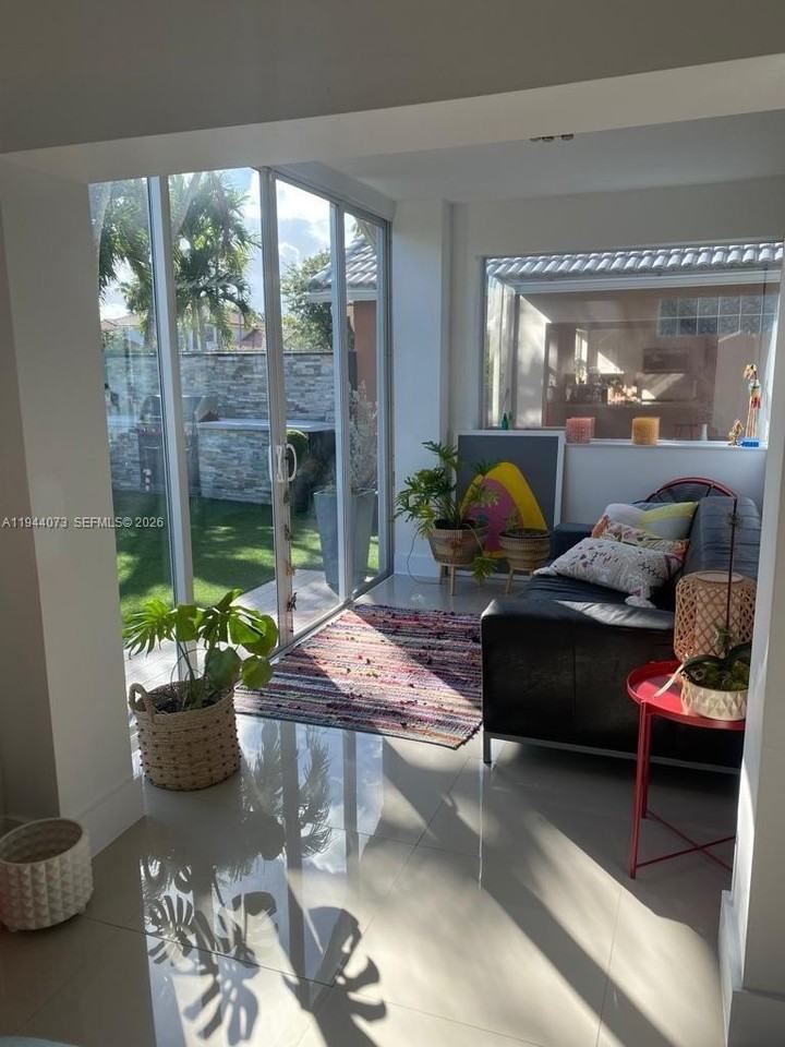 5261 Sw 154th Pl - Photo 6 of 18