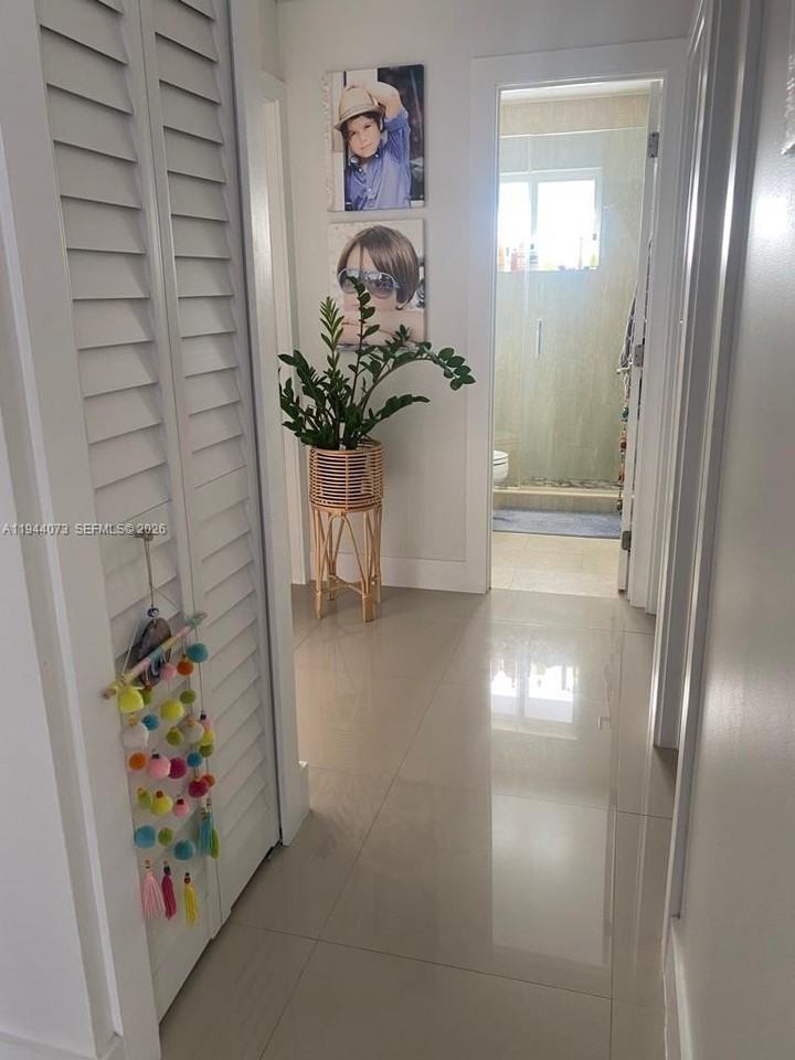 5261 Sw 154th Pl - Photo 7 of 18