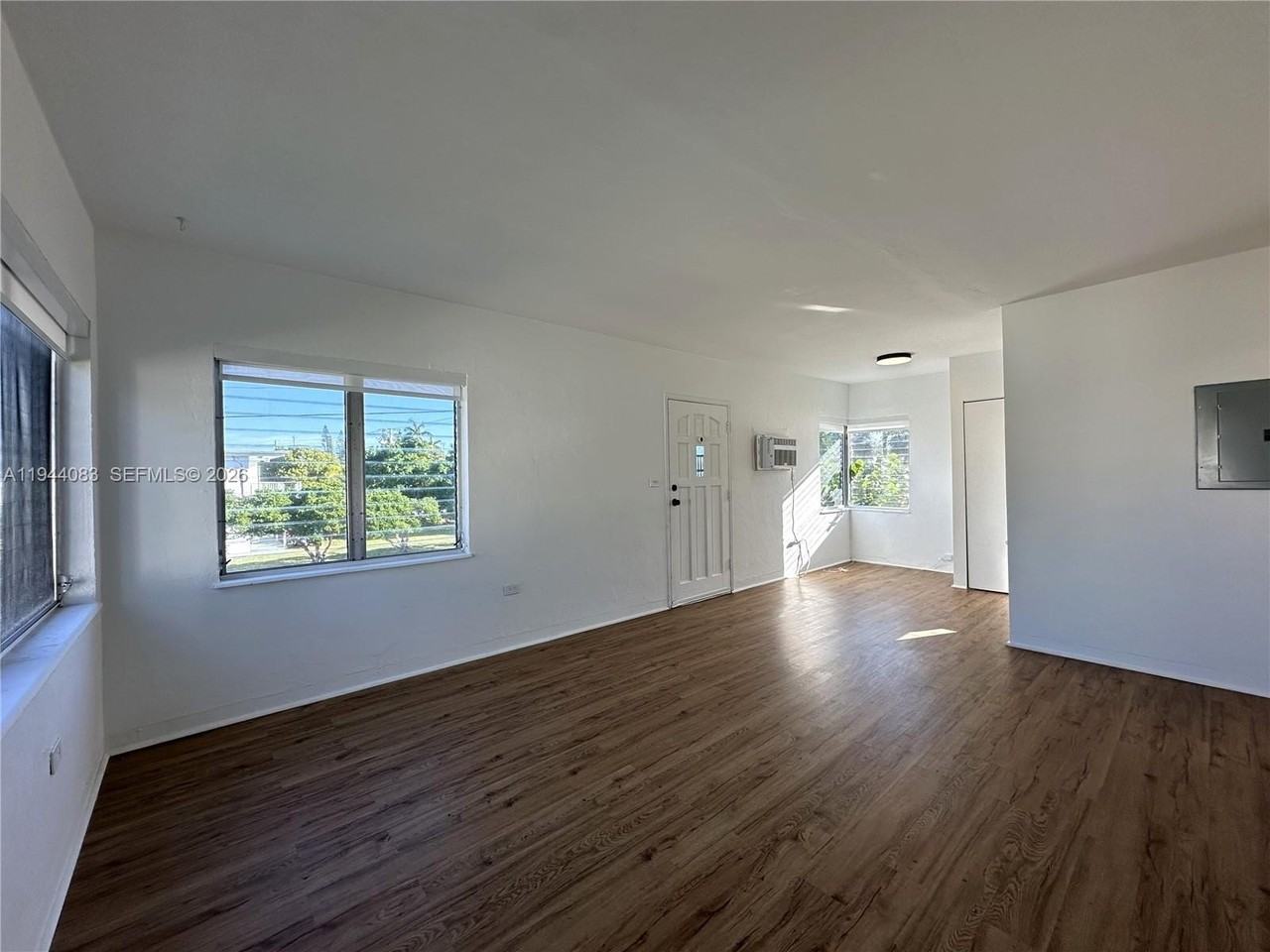 1910 Biarritz Dr #3 - Photo 3 of 23