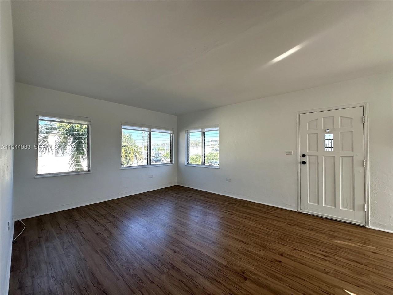 1910 Biarritz Dr #3 - Photo 4 of 23