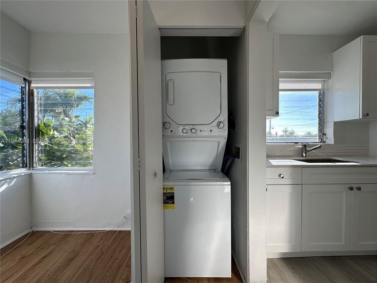 1910 Biarritz Dr #3 - Photo 6 of 23