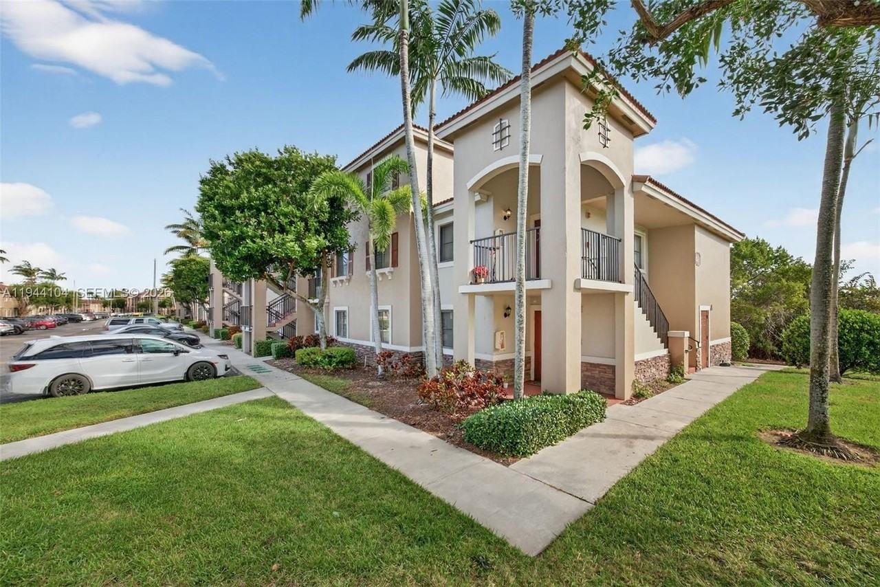 22901 Sw 88th Pl #105