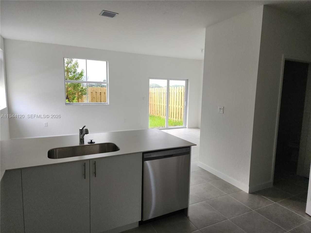 2750 Se 24th Ter #2750 - Photo 7 of 21