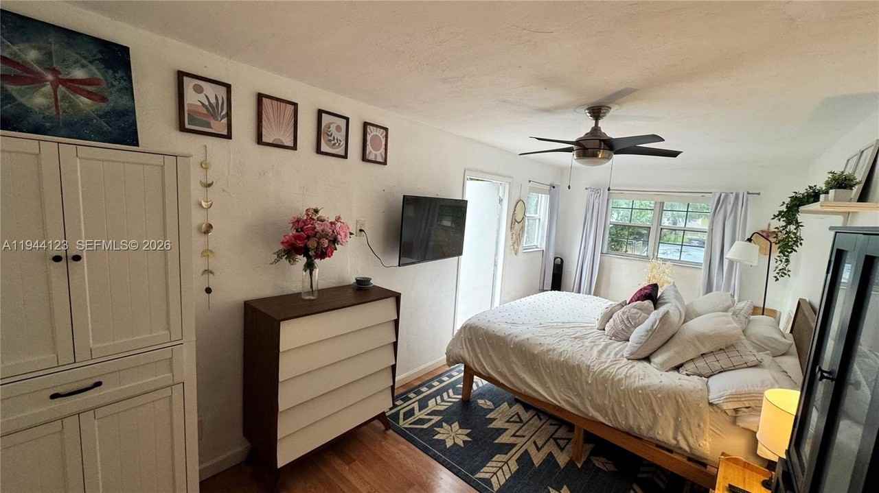 6238 Hayes St #1 - Photo 4 of 8