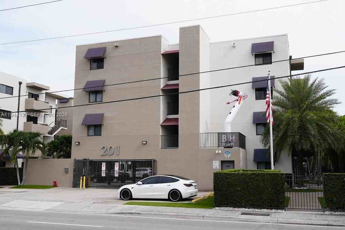 201 Nw 72nd Ave #4 - Photo 2 of 19