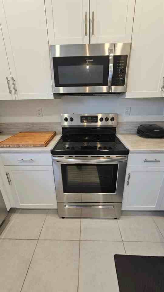 1146 Se 26th Ter #0 - Photo 5 of 42