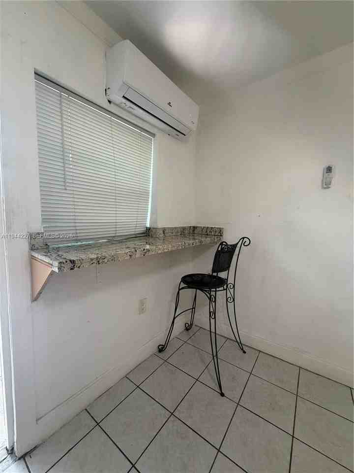 Dawson St #C - Photo 2 of 5