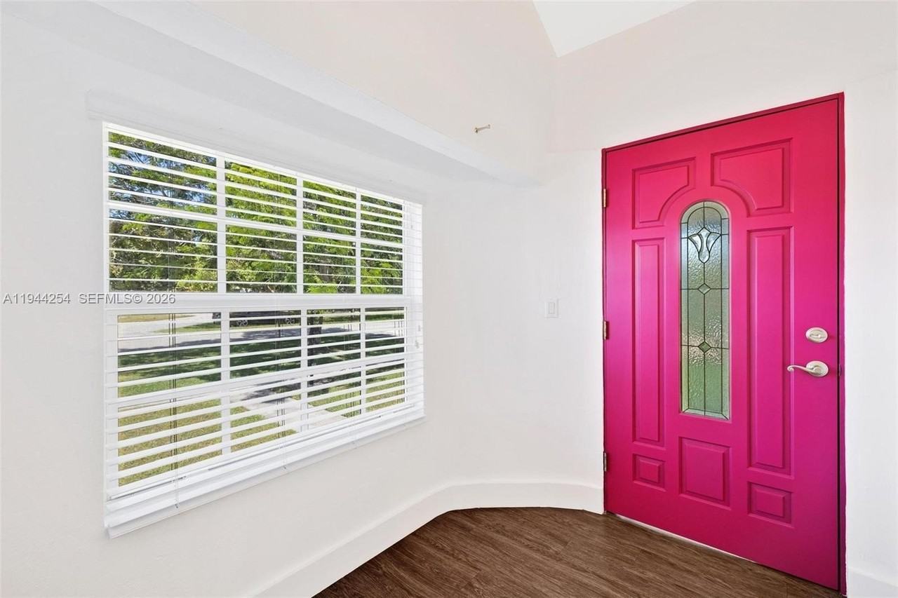 6830 N Waterway Dr - Photo 3 of 30