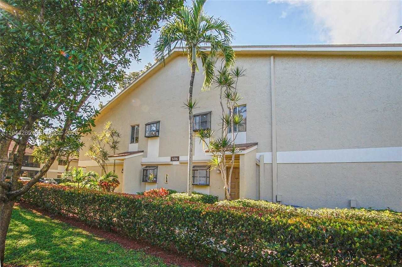 606 Gardens Dr #103 - Photo 2 of 37