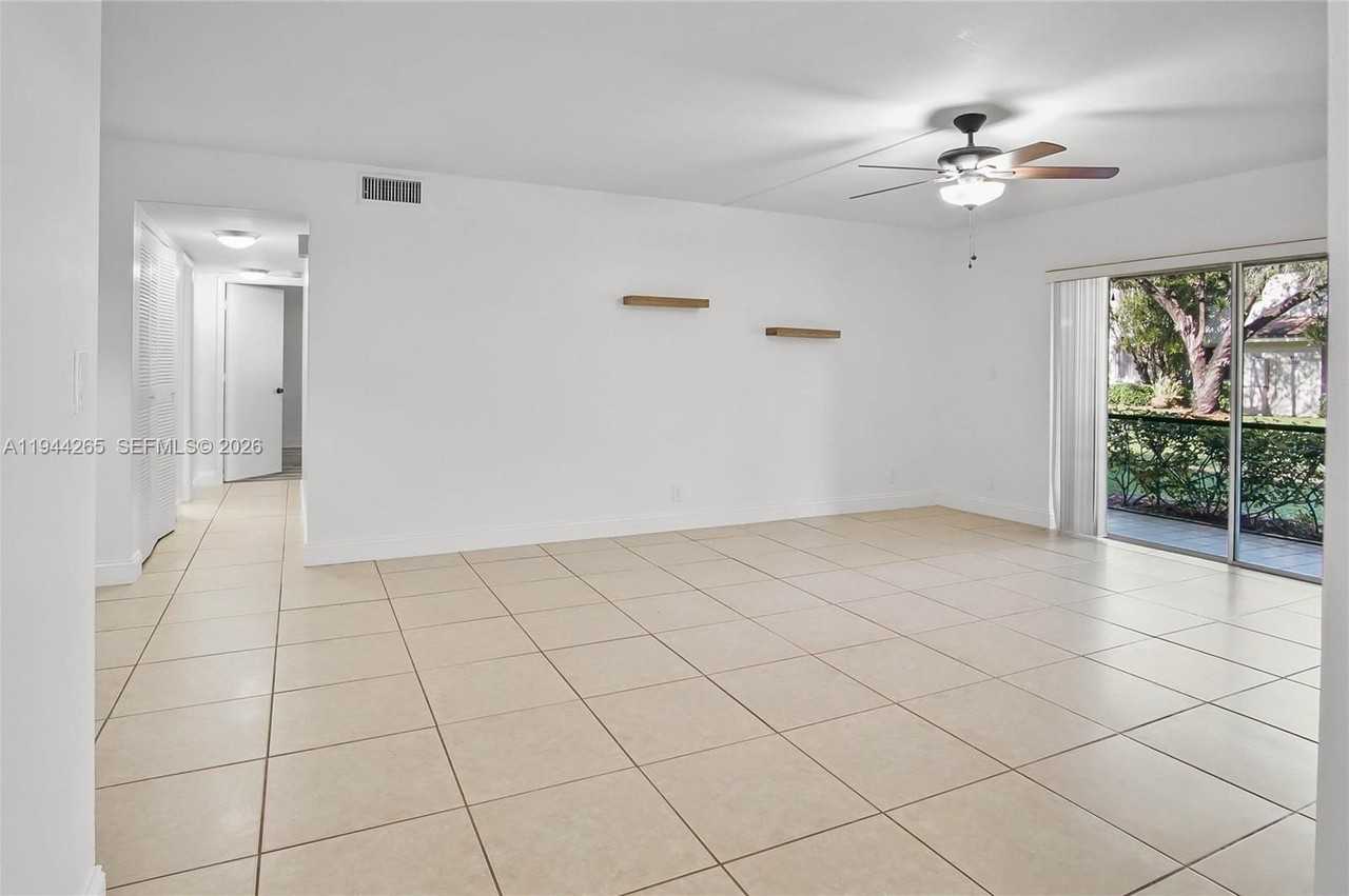 606 Gardens Dr #103 - Photo 5 of 37