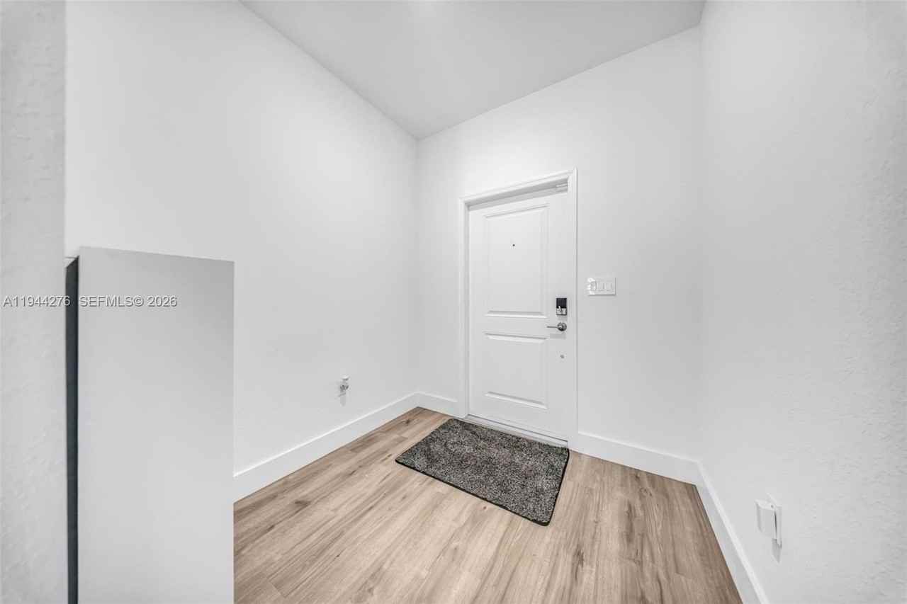 24985 Sw 107th Ct - Photo 2 of 20