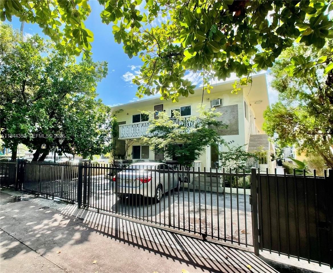 626 Meridian Ave #9 - Photo 3 of 18