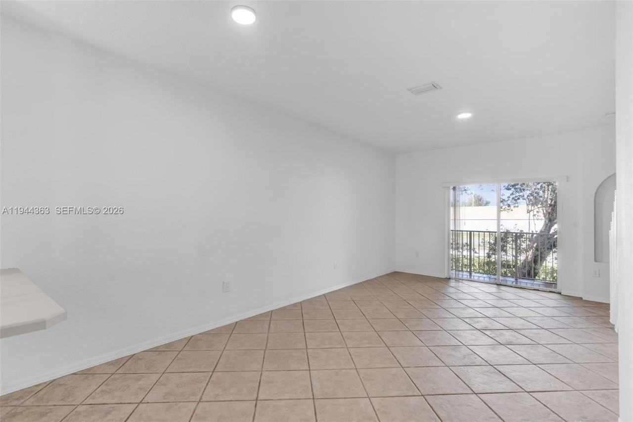 5670 Nw 116th Ave #219 - Photo 3 of 39