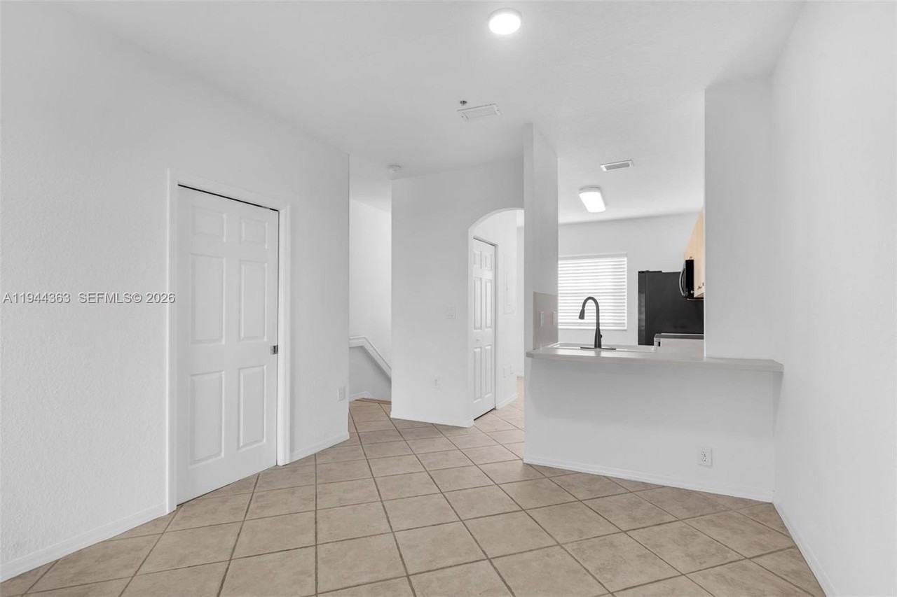 5670 Nw 116th Ave #219 - Photo 6 of 39