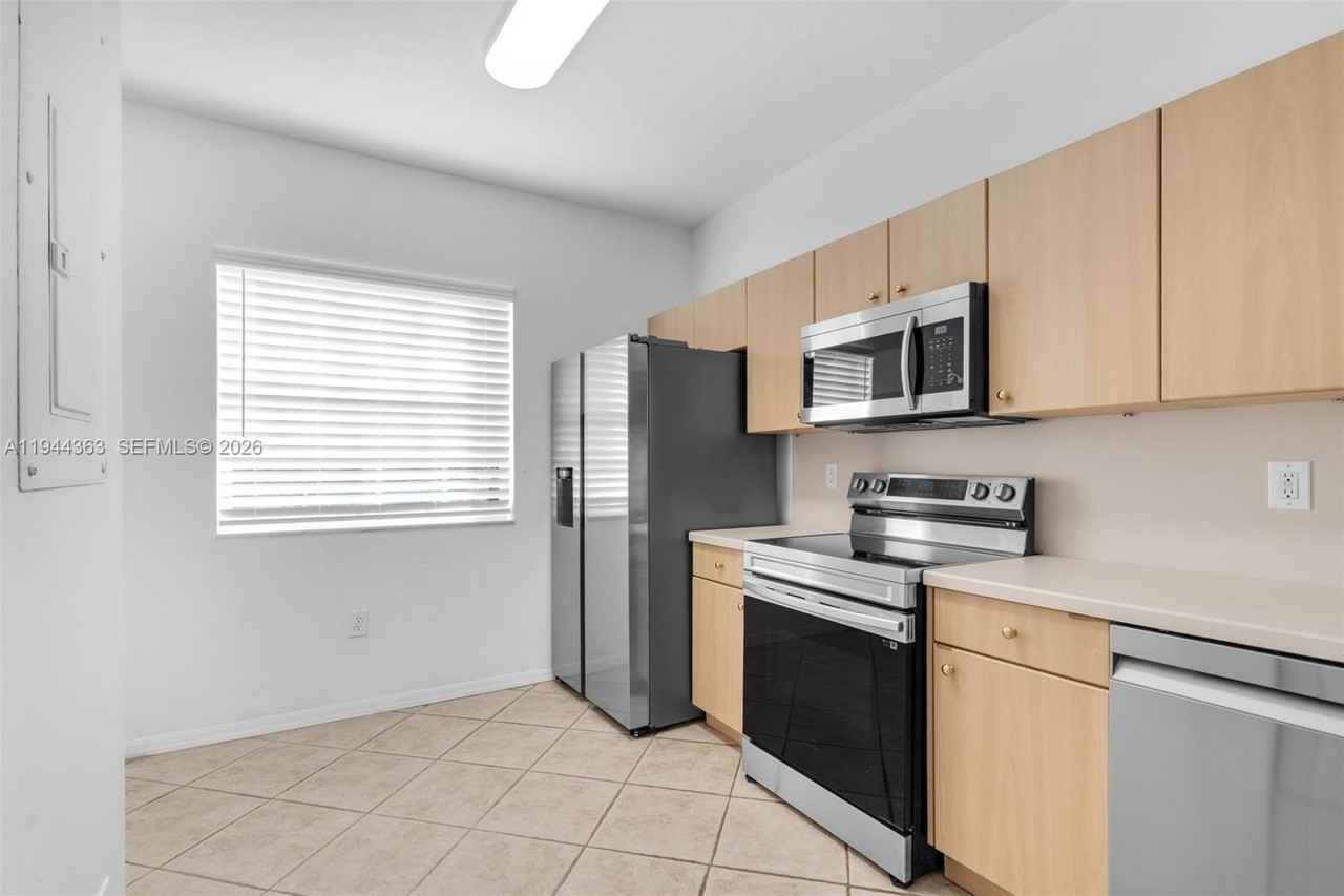 5670 Nw 116th Ave #219 - Photo 7 of 39