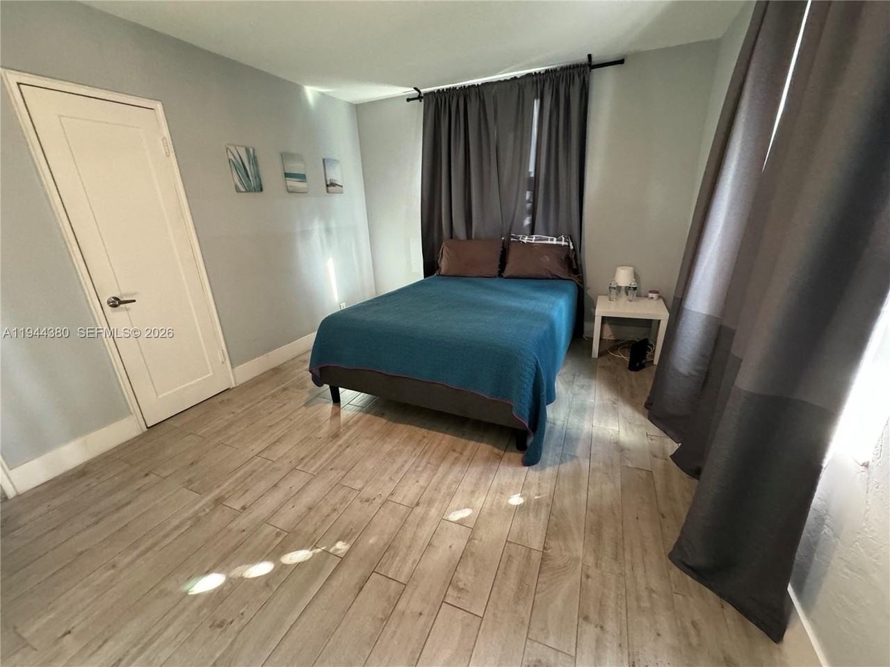 825 N 26th Ave - Photo 2 of 20