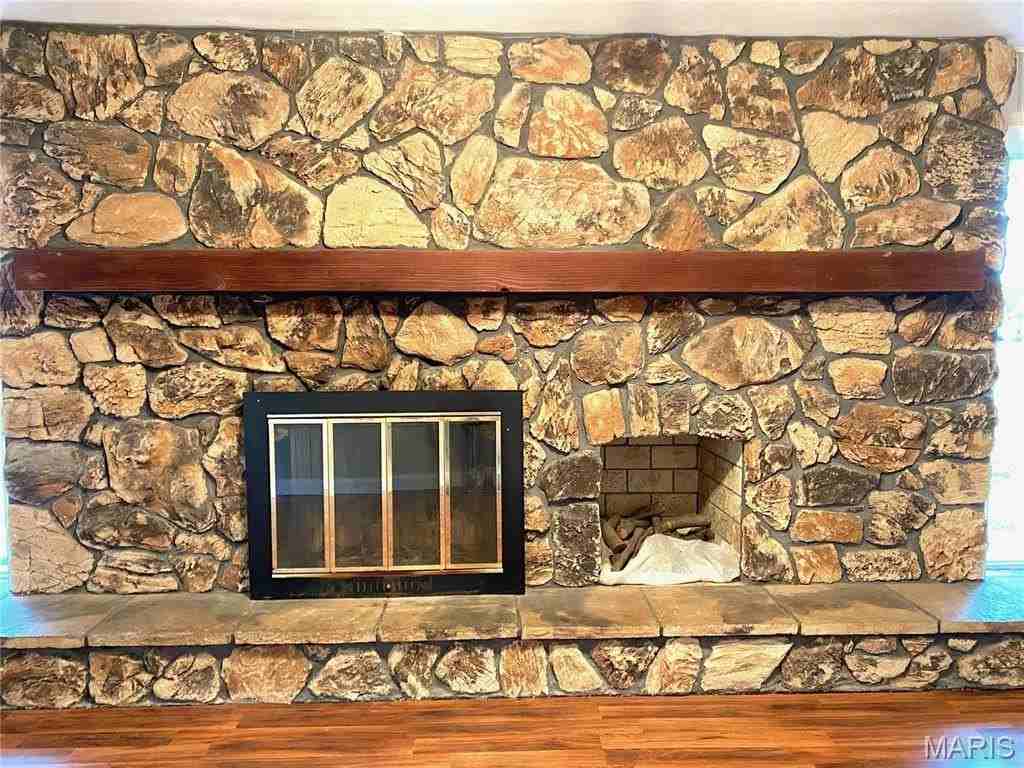 102 Edward St - Photo 3 of 17