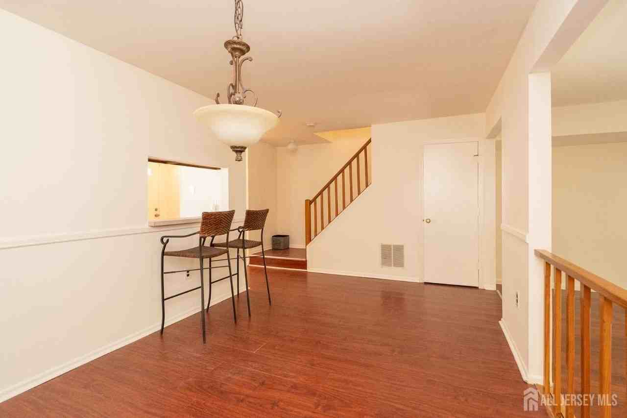 32 Lafayette Ct - Photo 7 of 29