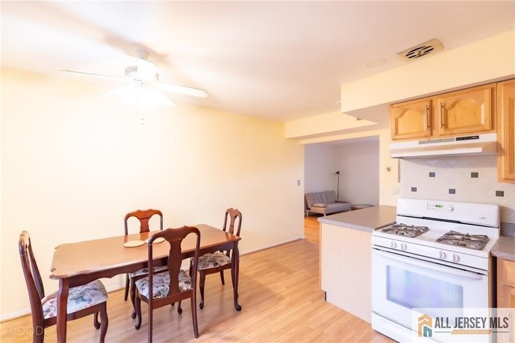 187 Evergreen Rd #4B - Photo 4 of 8