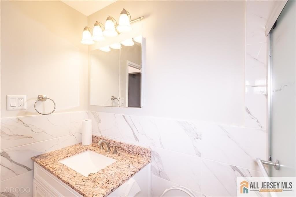 187 Evergreen Rd #4B - Photo 5 of 8