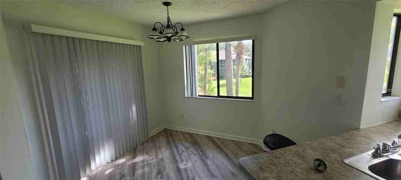 22 Oxford Ln #22 - Photo 5 of 16