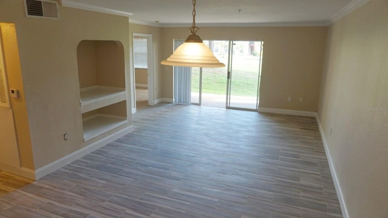 14001 Fairway Island Dr #516 - Photo 3 of 13