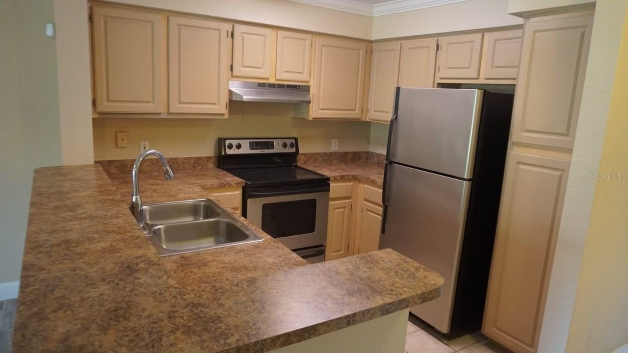 14001 Fairway Island Dr #516 - Photo 6 of 13