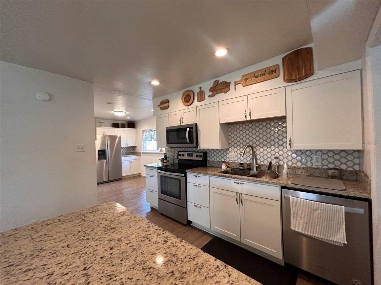 16633 Nw 173rd Ter - Photo 3 of 27