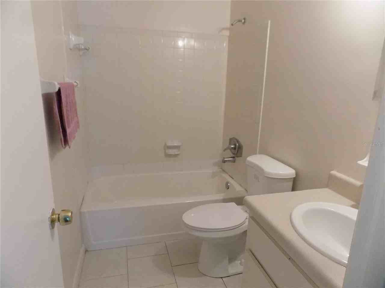 6124 Sw 10th Pl - Photo 3 of 6